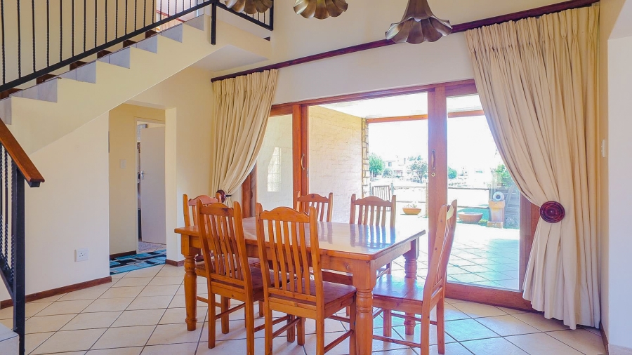 To Let 3 Bedroom Property for Rent in The Coves North West